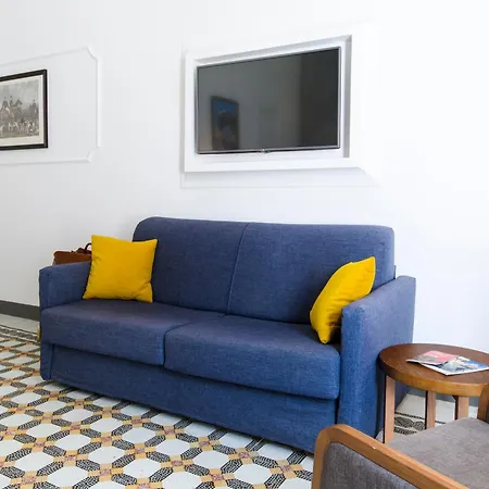 Luxury House Bed & Breakfast 2*