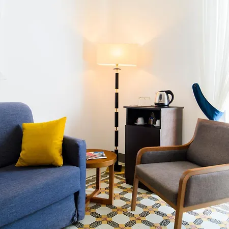 Luxury House Bed & Breakfast 2*