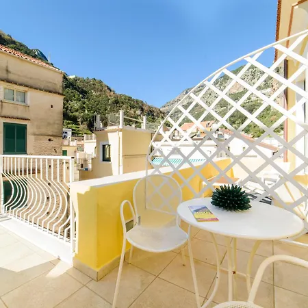 Luxury House Bed & Breakfast 2*