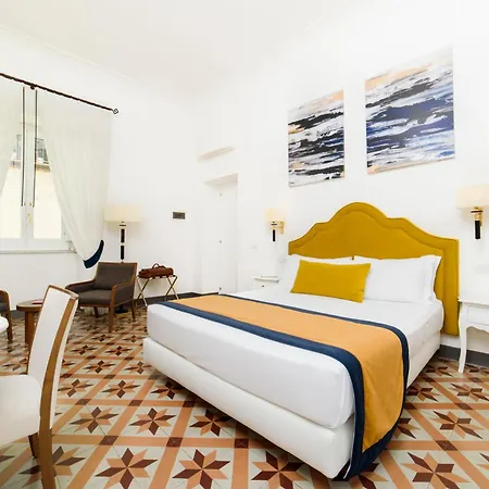 Luxury House Bed & Breakfast 4*