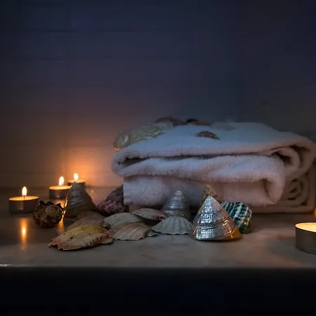 Luxury House Bed and Breakfast 4*